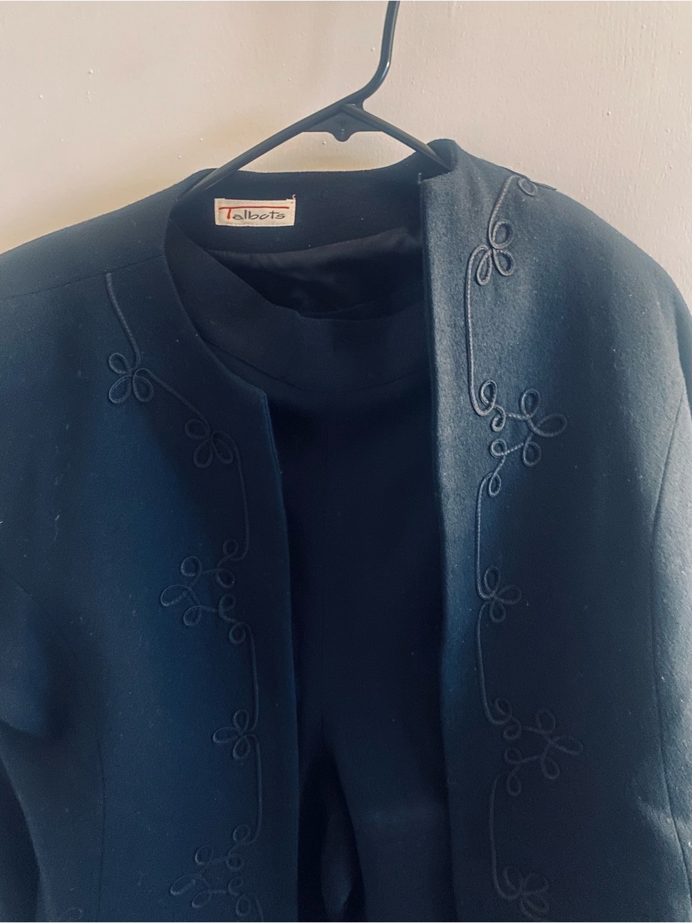 2 pcs Talbots Navy Embroidered Collarless Jacket with pant